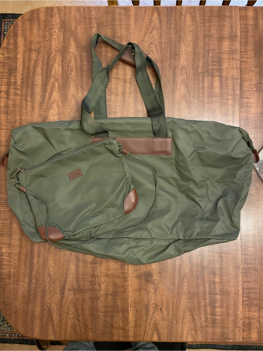 LL Bean Green Nylon Leather Trim Duffle Weekender Bag With Detachable Purse